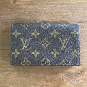 Louis Vuitton card wallet- authentic